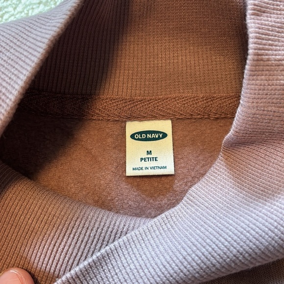 Old Navy Women’s Petite Medium Super Soft Loose Crop Top Purple Sweatshirt - Picture 2 of 5